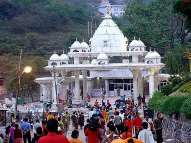 Vaishno Devi Yatra Reopens After Suspension – What Devotees Need to Know
