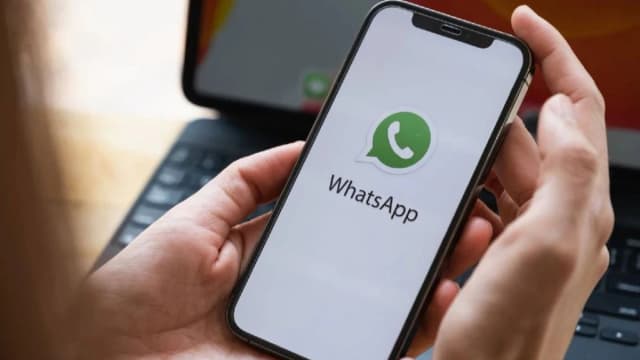 Translate on the Go: WhatsApp Rolls Out Real-Time Message Translation